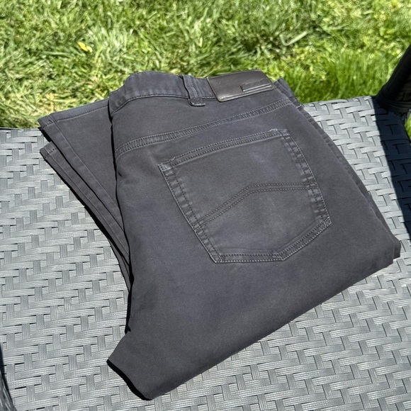 Armani Collezioni Men's Black Jeans - Picture 15 of 16